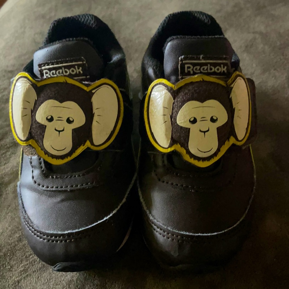 Reebok size 7C